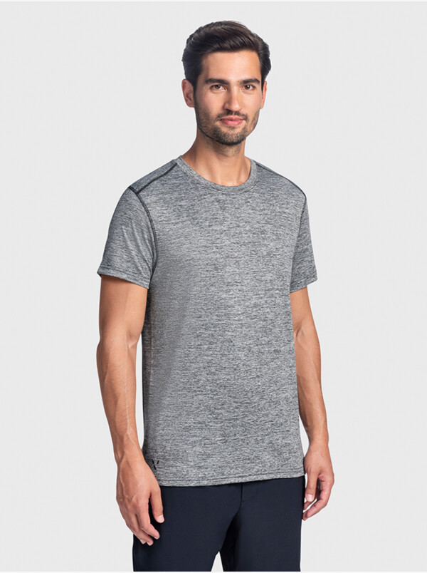 Girav Boston lightweight anthracite melange sportshirt for tall men. Equipped with HEIQ nanotechnologies Smart Temp and Fresh Tech, which keeps you cool and fresh. Regular fit, crew neck and reflective stripes.