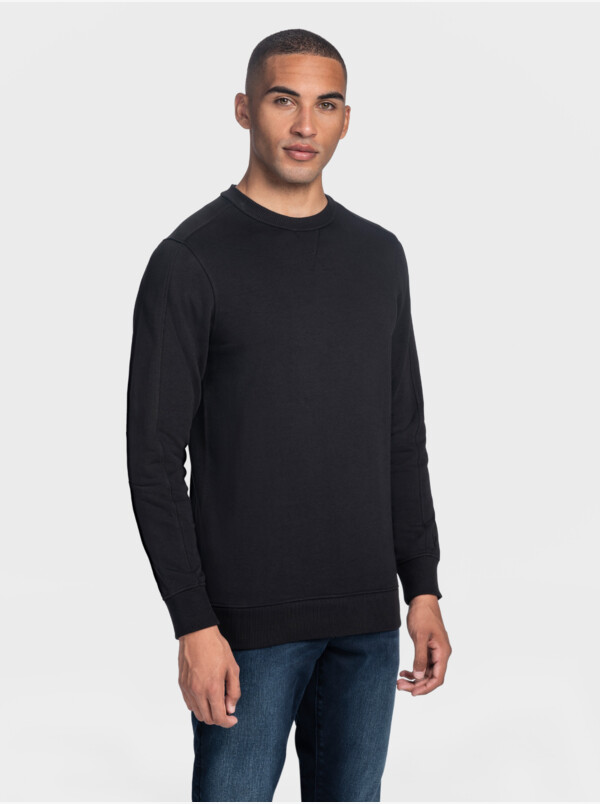 Long black crew neck regular fit Girav Cambridge sweater for men